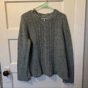 KNIT SWEATER